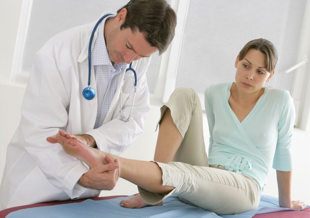 pregled pri zdravniku zaradi bolečin v kolčnem sklepu